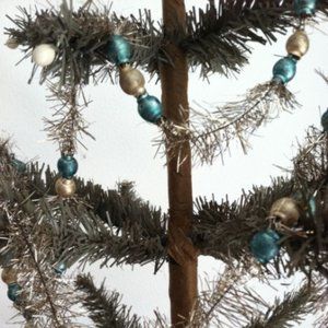 Vintage Style Tinsel & Bead Garland